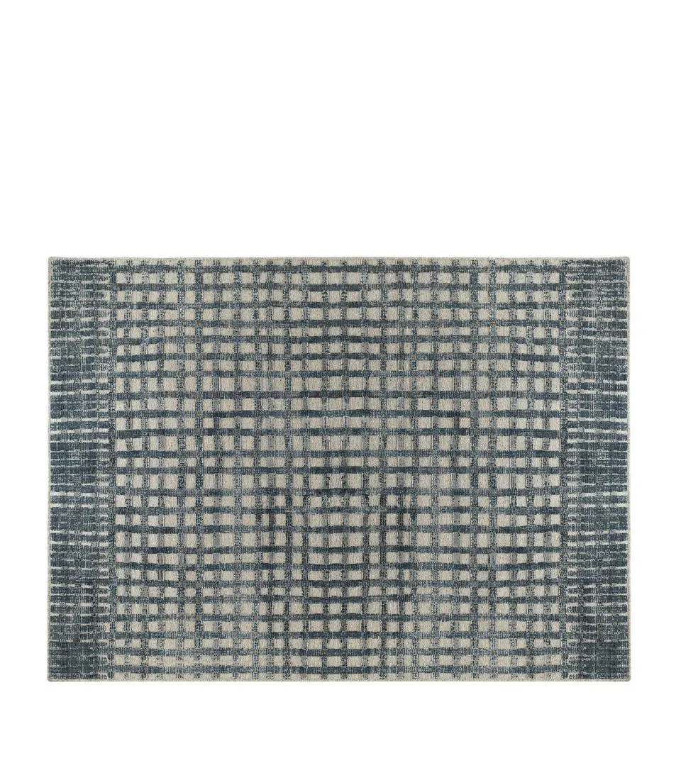 Tappeto con decoro a rilievo