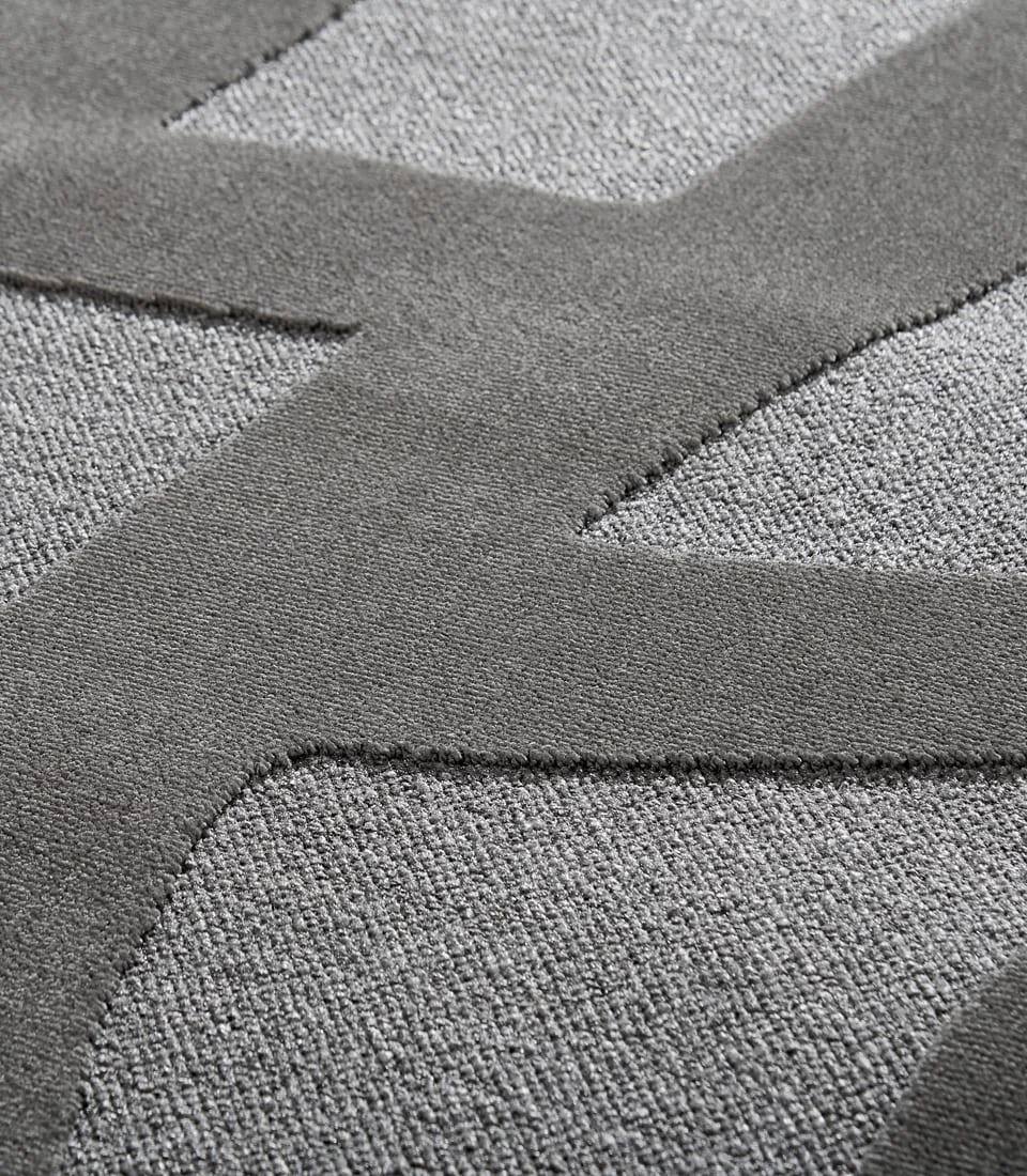 Tappeto con decoro a rilievo