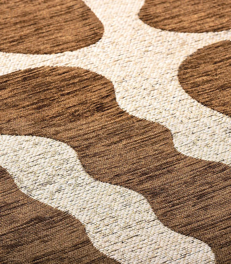 Tappeto con decoro a rilievo